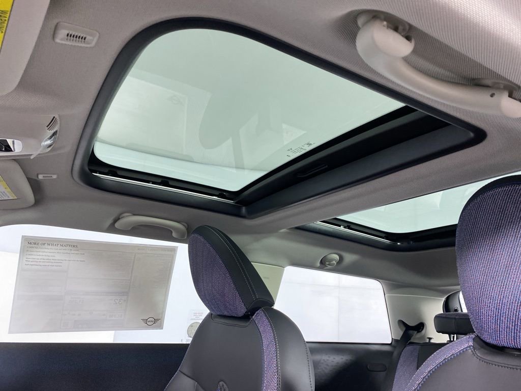 New 2026 MINI Cooper 2-Door Hardtop image 15