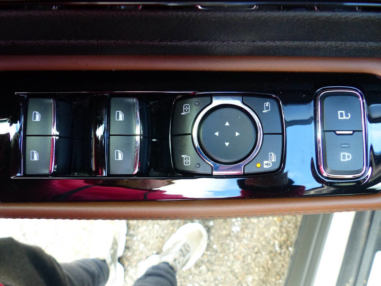 Used 2024 Lincoln Aviator Reserve w/ Equipment Group 201A image 24