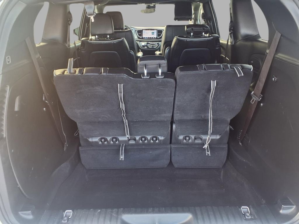 Certified 2025 Chrysler Pacifica Limited image 26