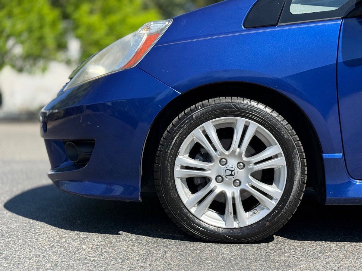 Used 2010 Honda Fit Sport image 9