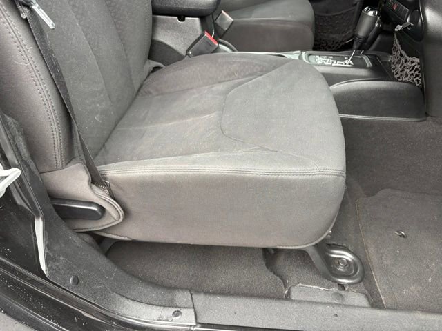 Used 2013 Jeep Wrangler Unlimited Sport image 19