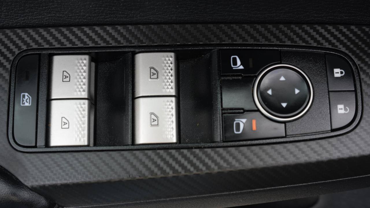 Used 2022 Mitsubishi Outlander SE AWD/4WD image 17