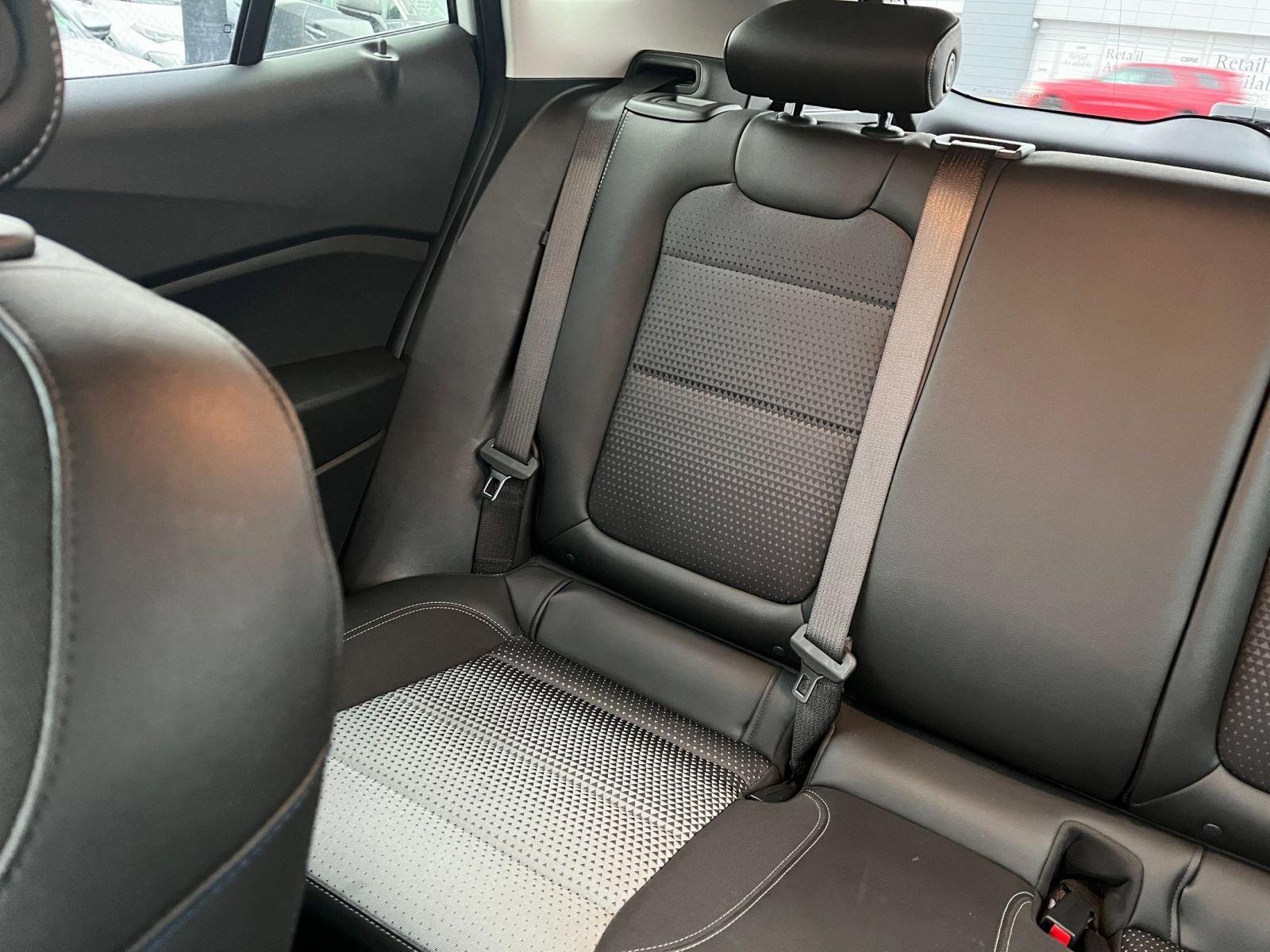 Used 2025 Chevrolet Trax LT w/ LT Convenience Package image 38