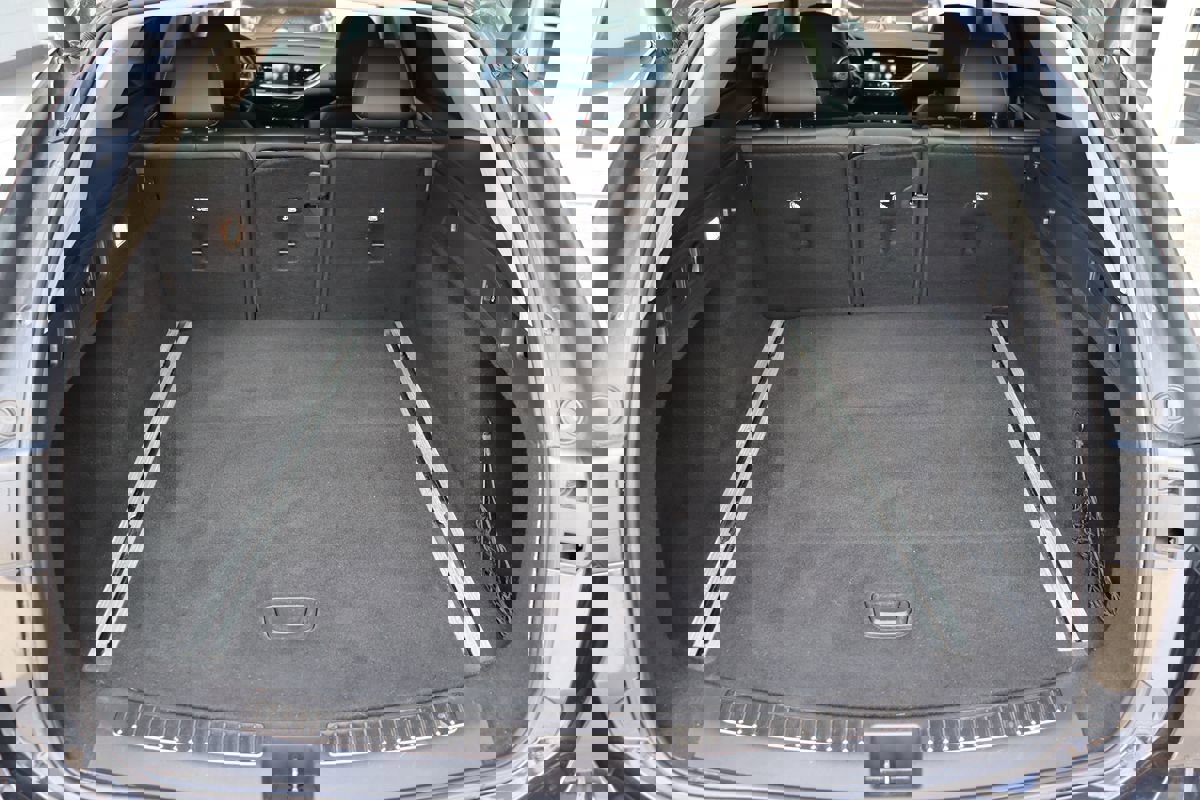 Used 2018 Buick Regal Essence w/ Driver Confidence Package #1 image 59