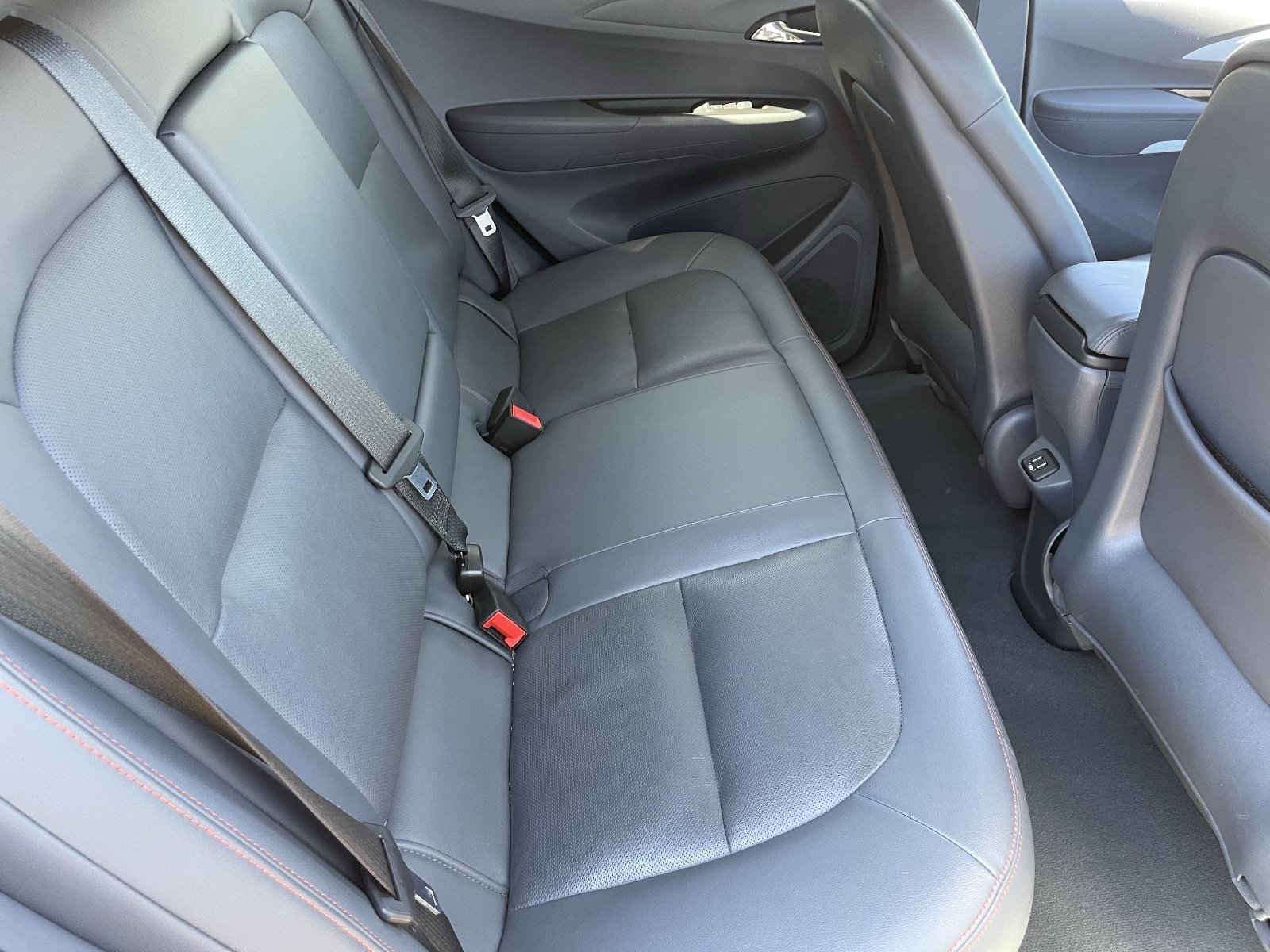 Certified 2020 Chevrolet Bolt Premier w/ Infotainment Package FWD image 14