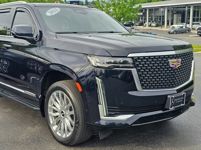 Used 2023 Cadillac Escalade ESV Premium Luxury w/ Performance Package AWD/4WD image 2