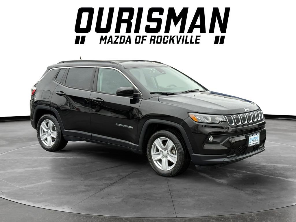 Used 2022 Jeep Compass Latitude image 1