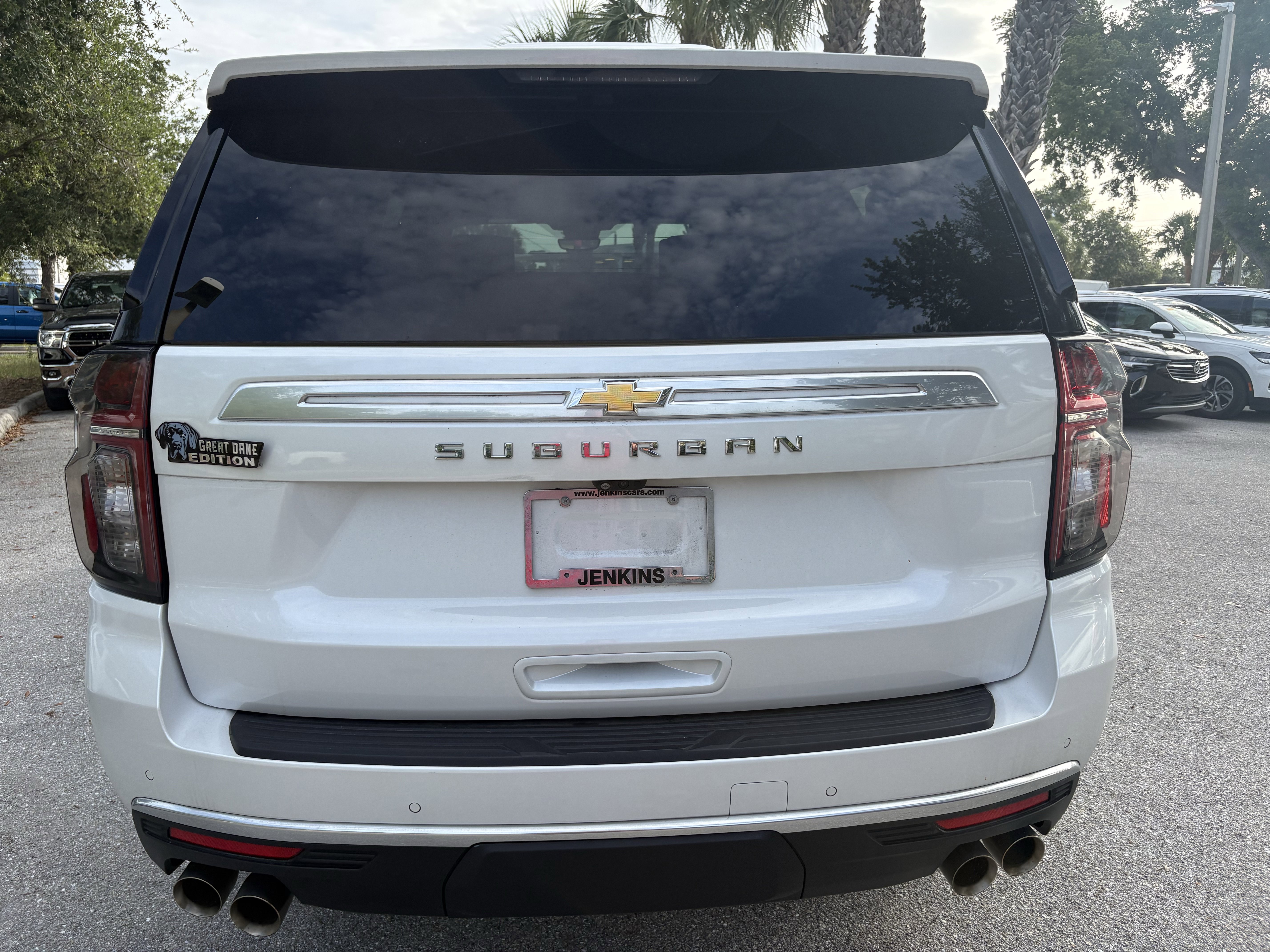 Used 2024 Chevrolet Suburban High Country w/ Advanced Technology Package AWD/4WD image 6