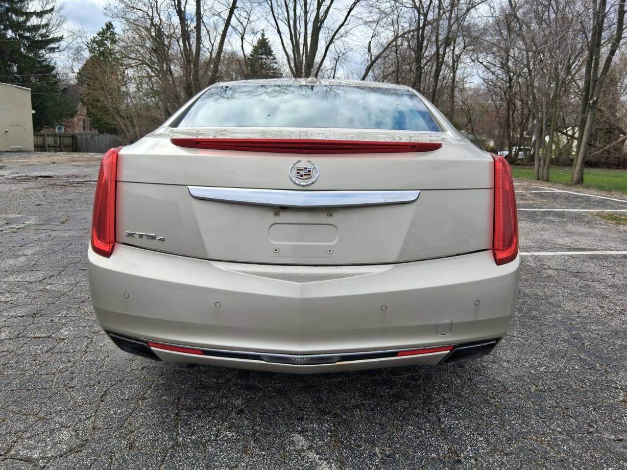 Used 2013 Cadillac XTS Luxury image 6