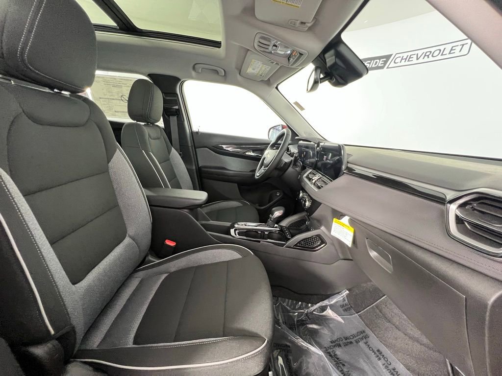 New 2026 Chevrolet TrailBlazer LT w/ Convenience Package FWD image 17