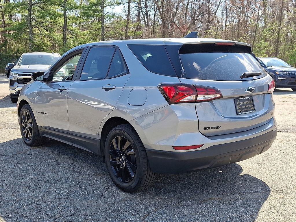 Used 2023 Chevrolet Equinox LS w/ LS Convenience Package image 4