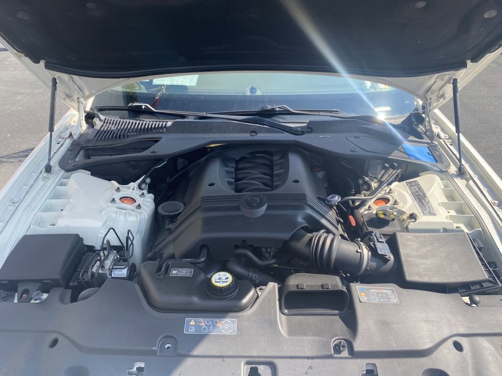 Used 2008 Jaguar XJ8 image 23