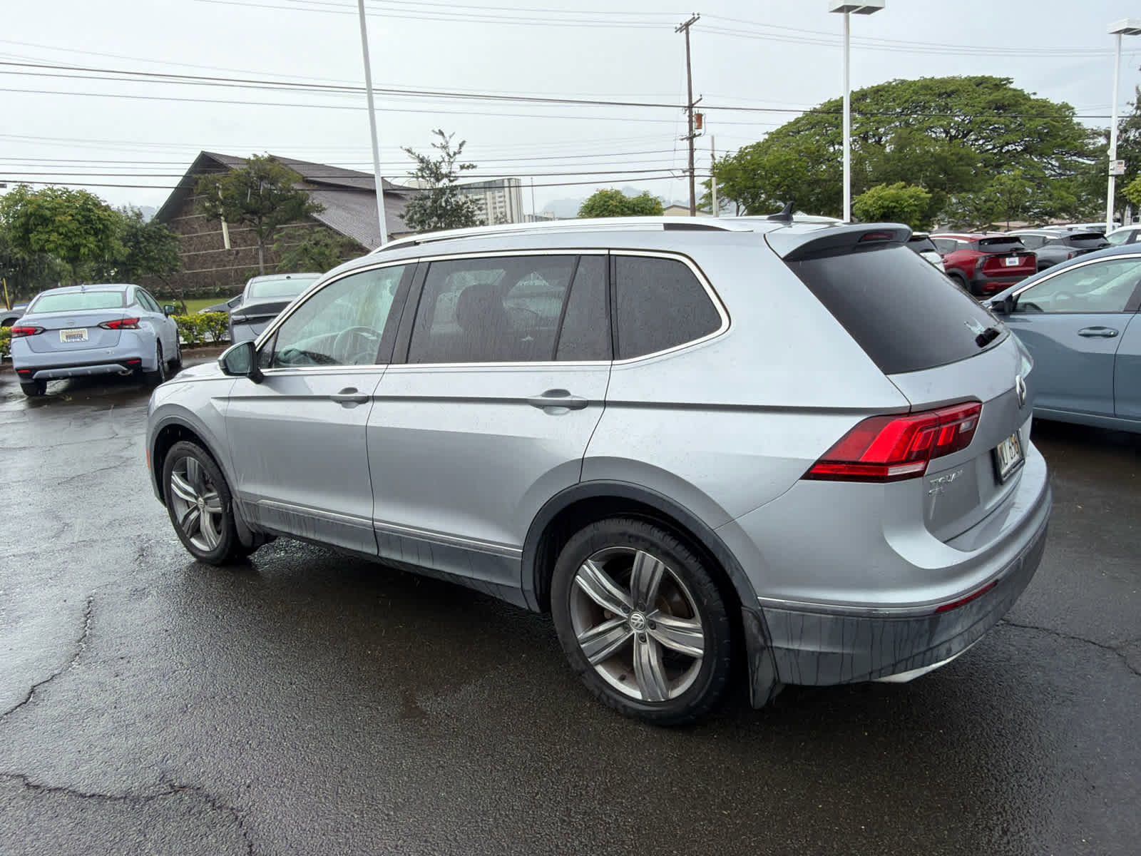 Used 2021 Volkswagen Tiguan SEL image 4