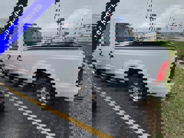 Used 2004 Ford F250 XLT image 2