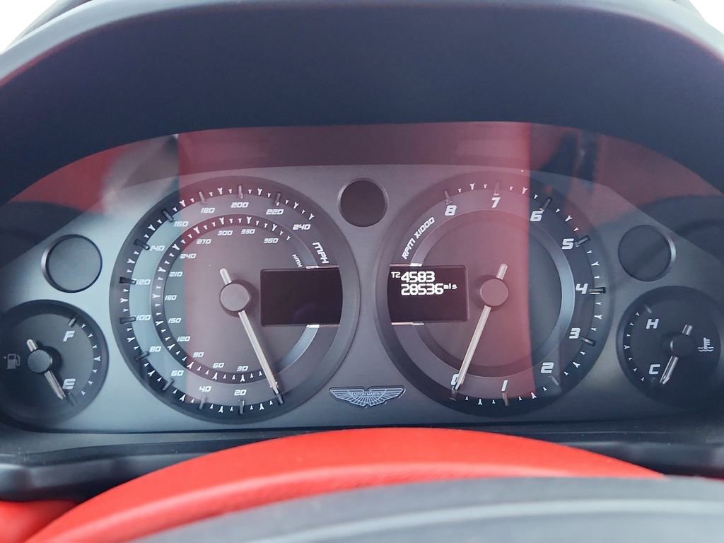 Used 2014 Aston Martin Vanquish Coupe image 23