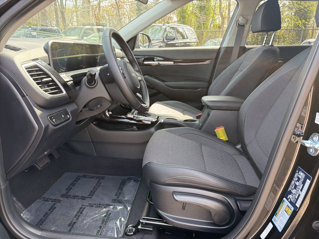 Certified 2025 Kia Seltos S image 15