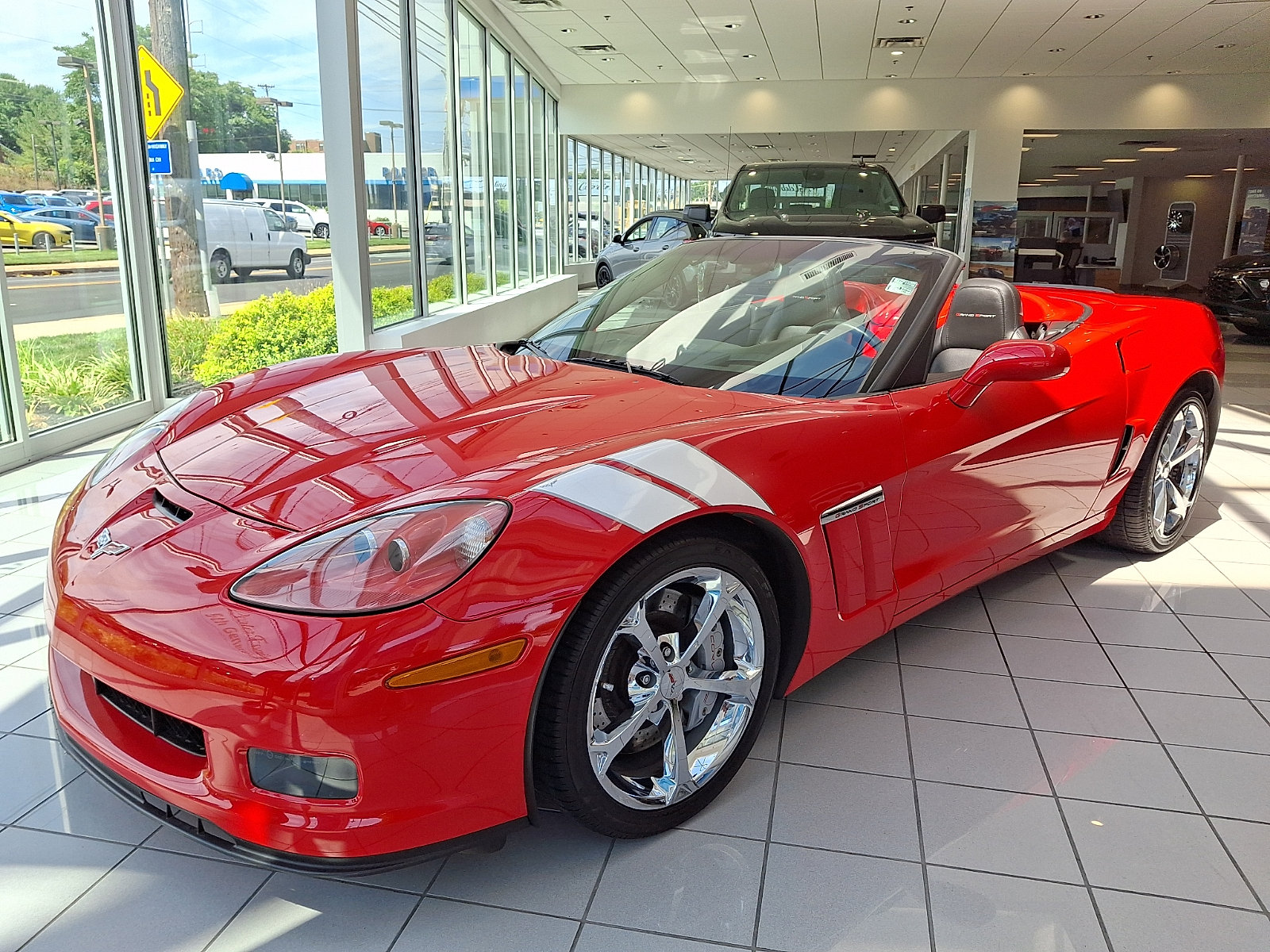 Used 2011 Chevrolet Corvette Grand Sport w/ Preferred Equipment Group RWD image 3