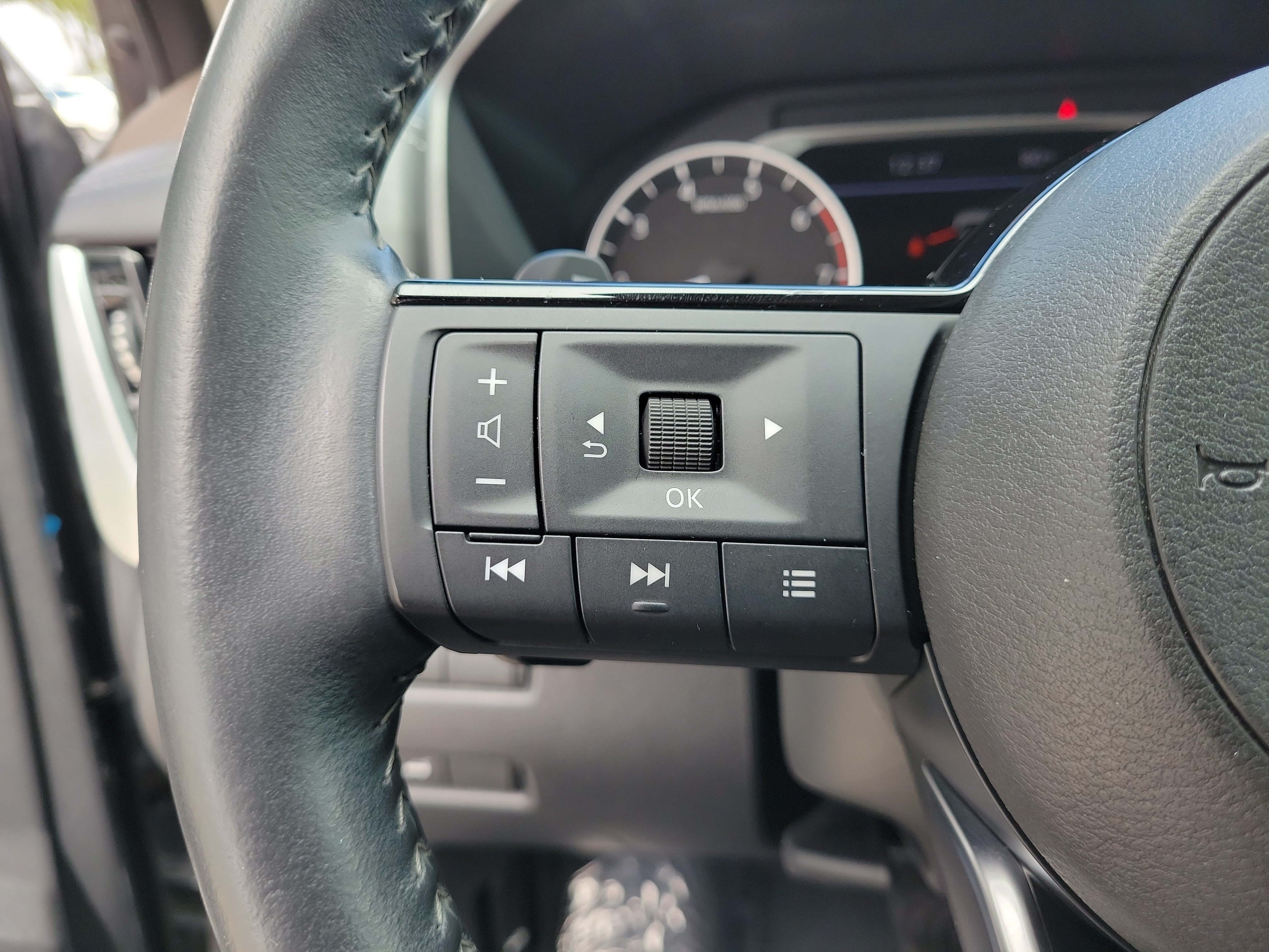 Certified 2023 Nissan Rogue SL w/ SL Premium Package FWD image 23