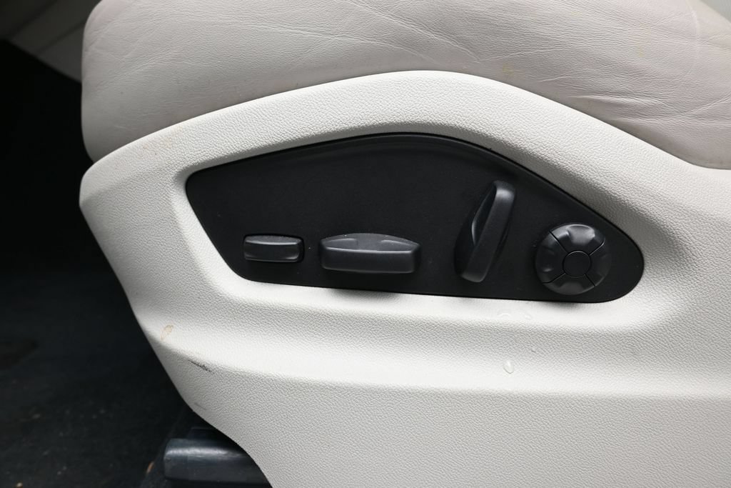 Certified 2023 Porsche Cayenne AWD/4WD image 15
