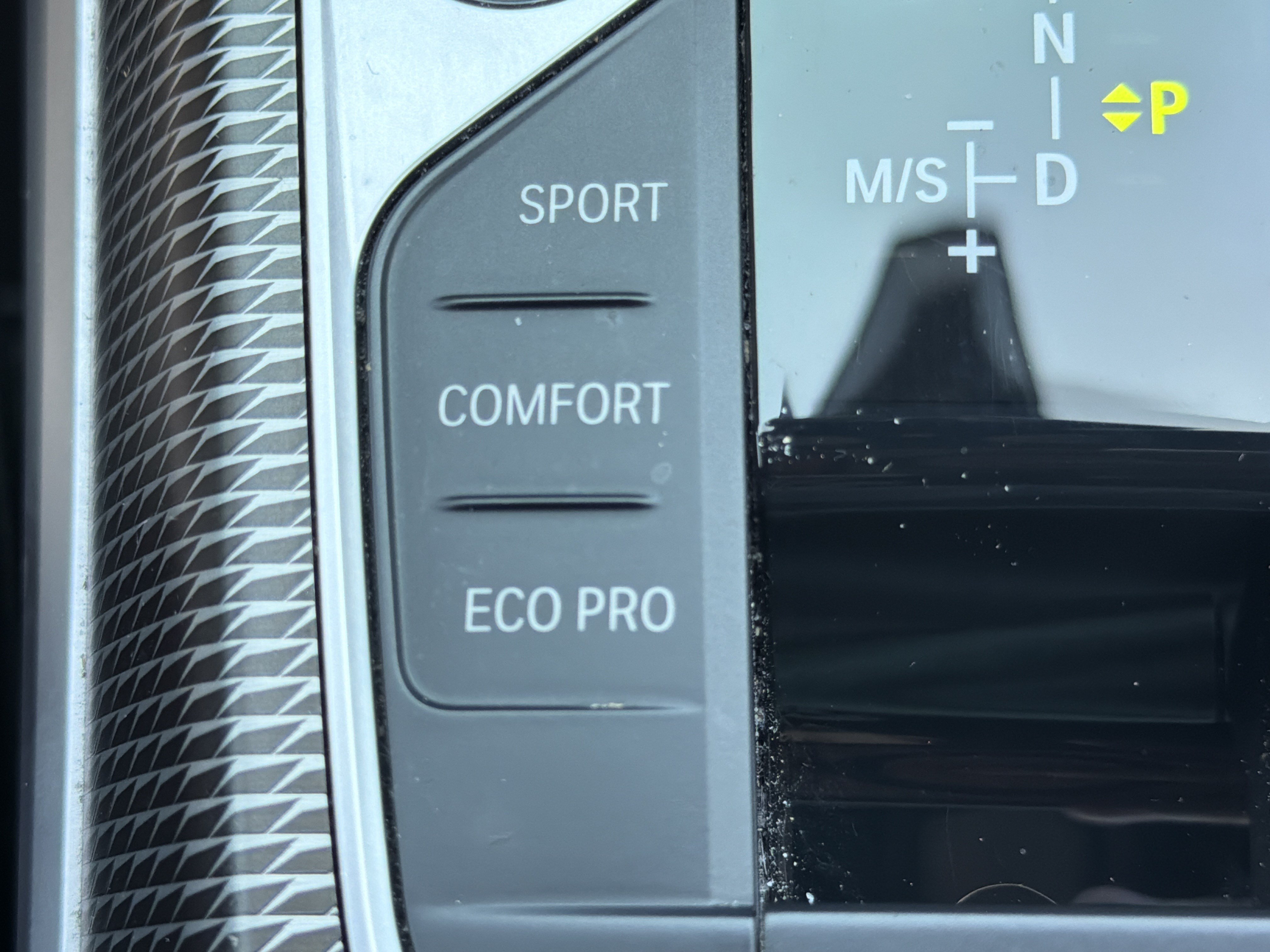 Used 2019 BMW 330i Sedan w/ M Sport Package RWD image 9