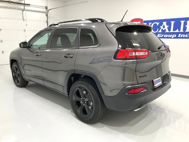 Used 2018 Jeep Cherokee Latitude w/ Altitude Package AWD/4WD image 8