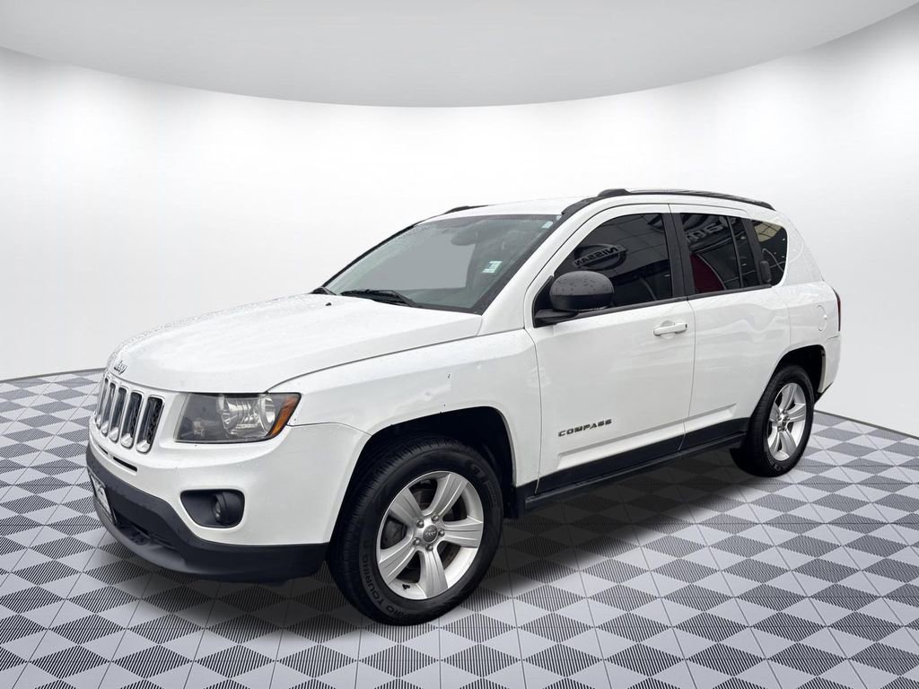 Used 2014 Jeep Compass Sport image 3