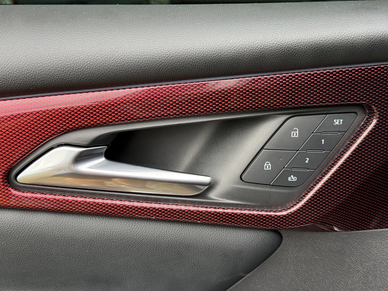 Used 2026 Chevrolet Traverse RS w/ LPO, Floor Liner Package FWD image 24