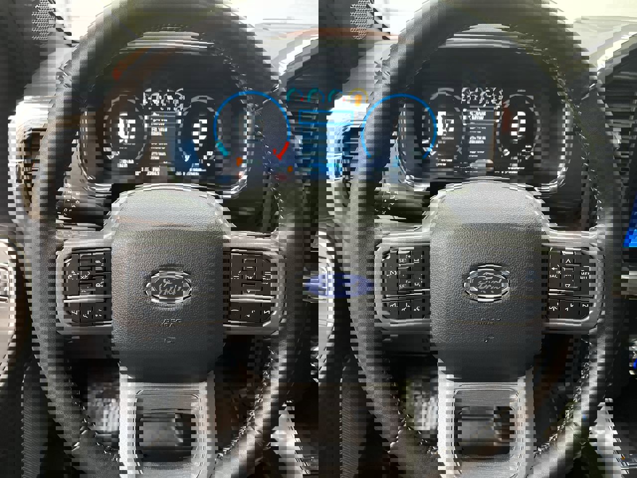 Certified 2023 Ford F150 Lariat w/ Equipment Group 502A High image 19