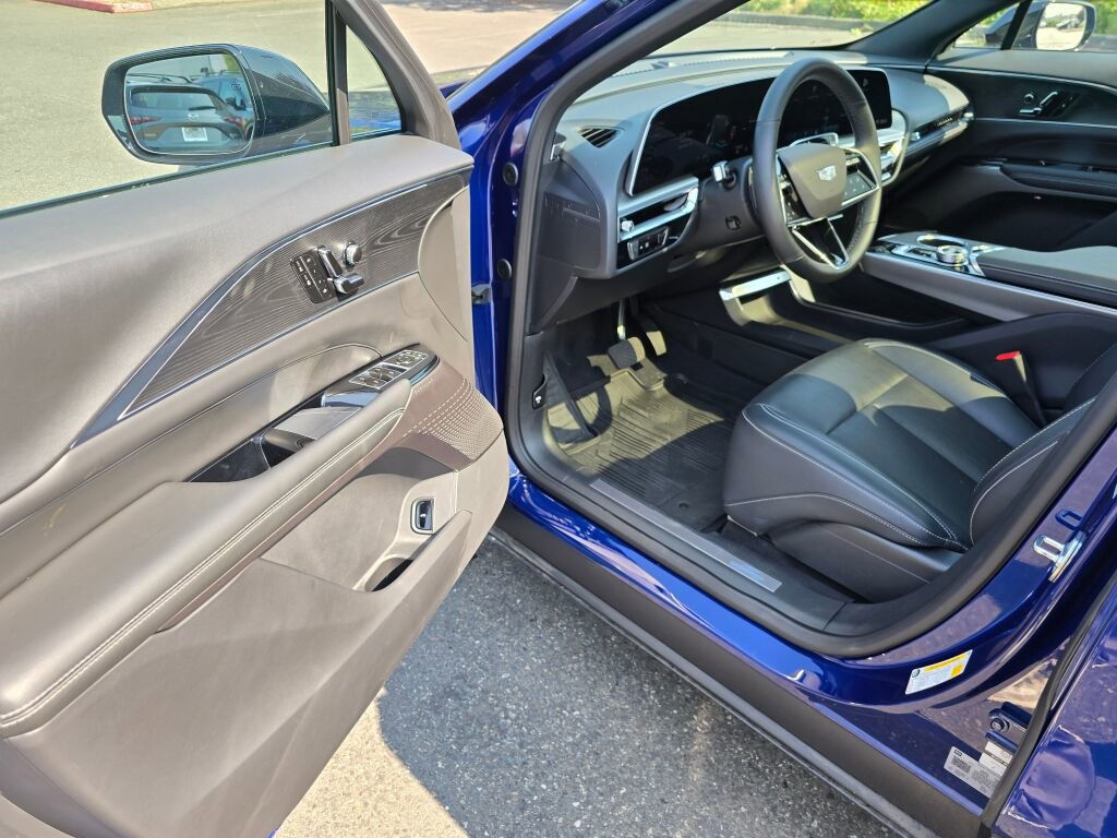 Used 2024 Cadillac Lyriq Sport image 19