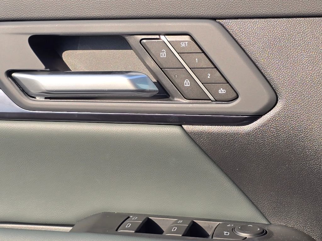 New 2026 GMC Terrain AT4 w/ Convenience Package III image 9