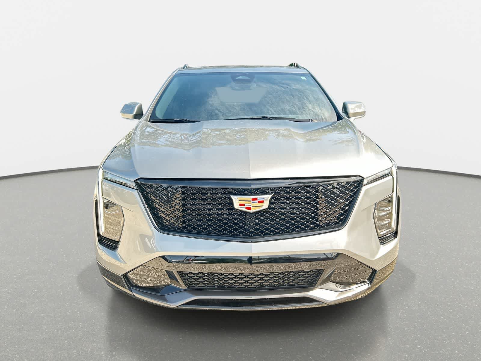 Used 2024 Cadillac XT4 Sport FWD image 3