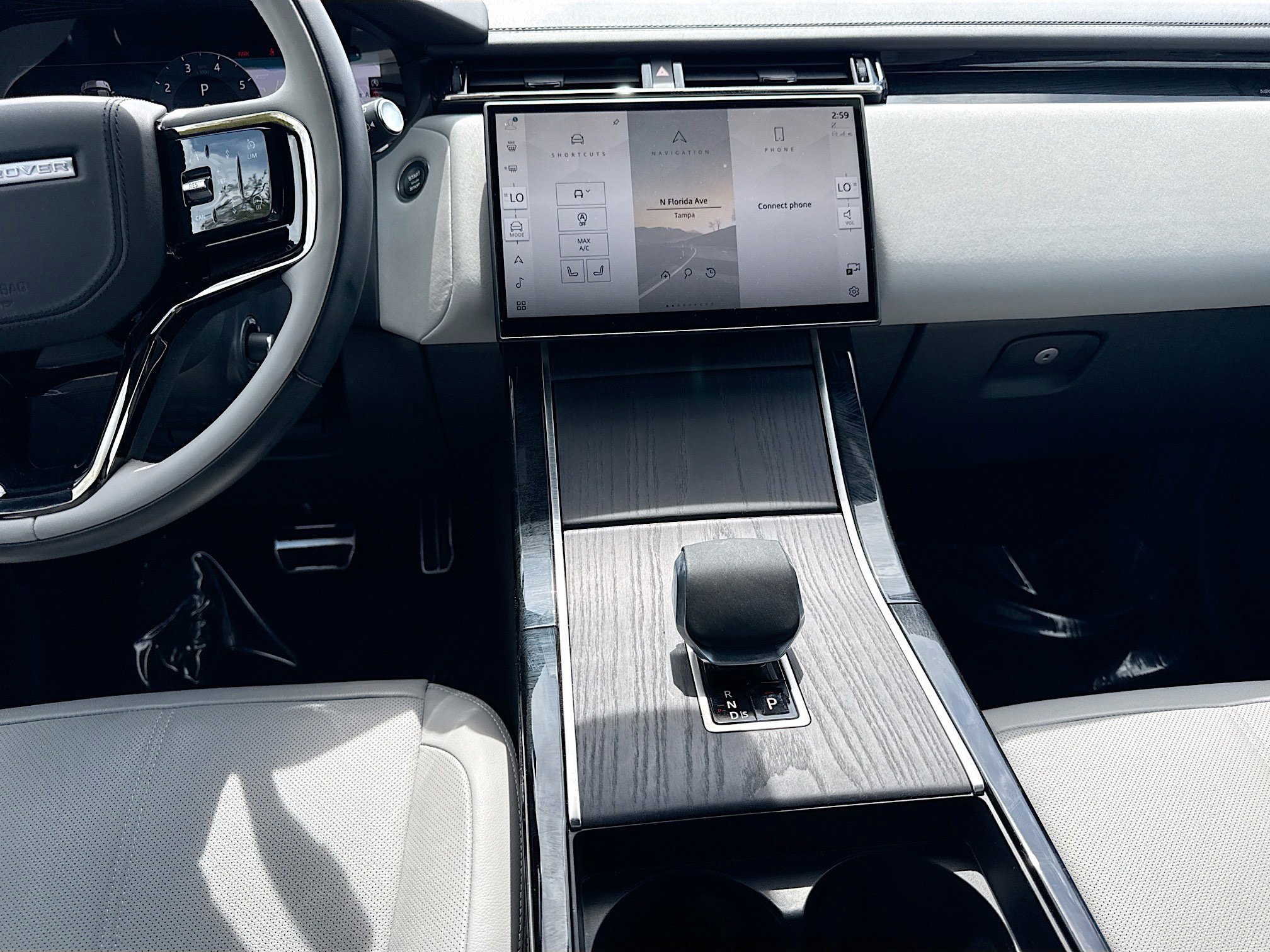 Used 2026 Land Rover Range Rover Velar Dynamic SE image 18