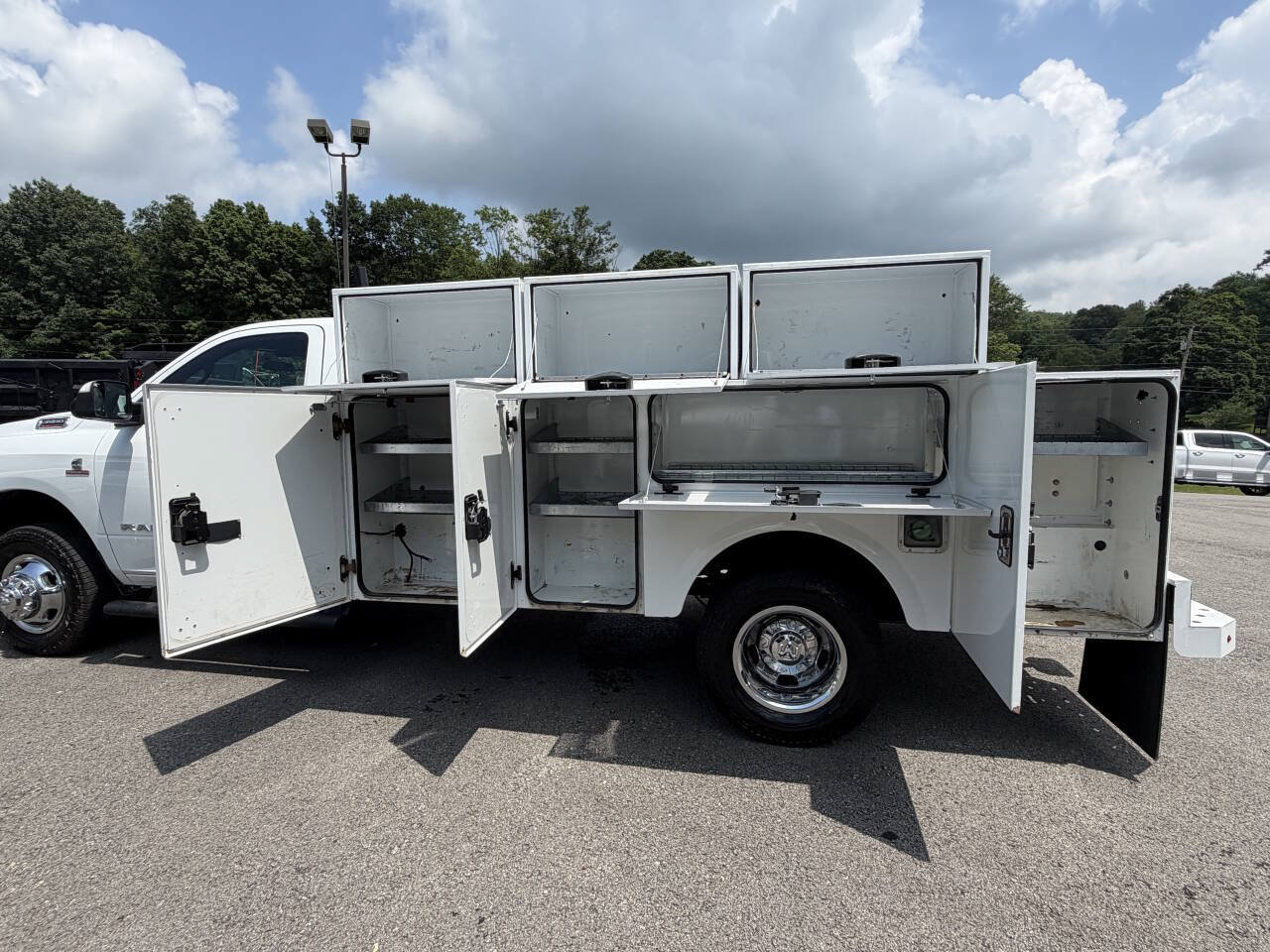 Used 2022 RAM 3500 Tradesman AWD/4WD image 9