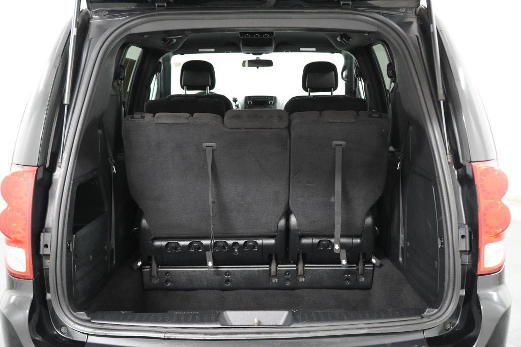 Used 2014 Dodge Grand Caravan SE w/ Quick Order Package 29E SE FWD image 16