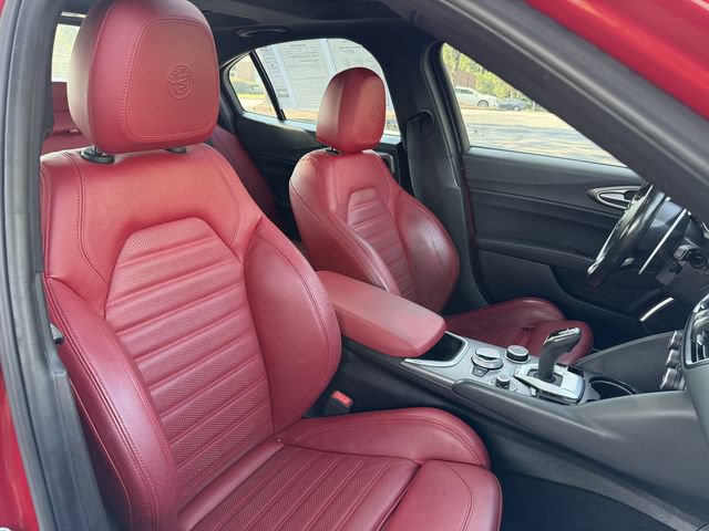Used 2022 Alfa Romeo Giulia Veloce AWD/4WD image 34