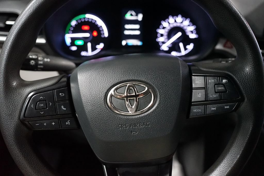 Used 2022 Toyota Sienna LE w/ LE Plus Package FWD image 19