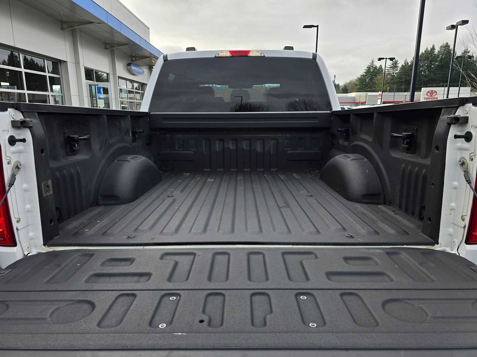 Used 2021 Ford F150 XLT w/ Trailer Tow Package image 17