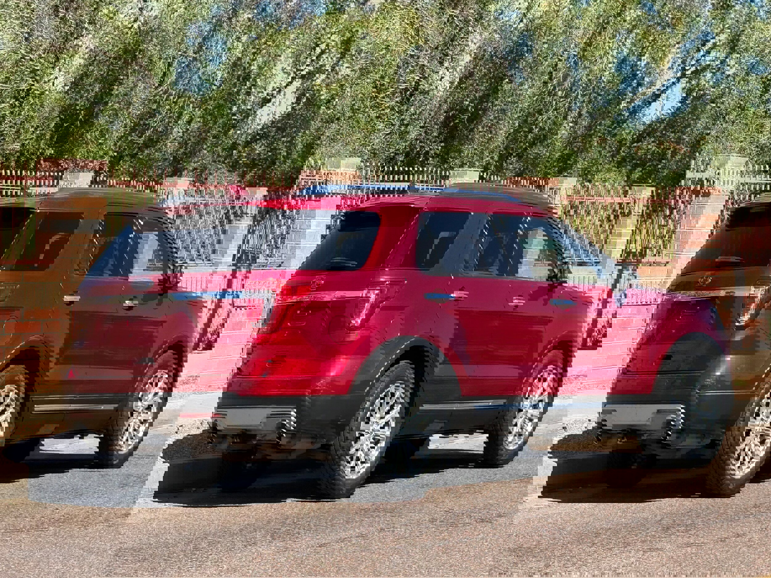 Used 2017 Ford Explorer Limited image 10