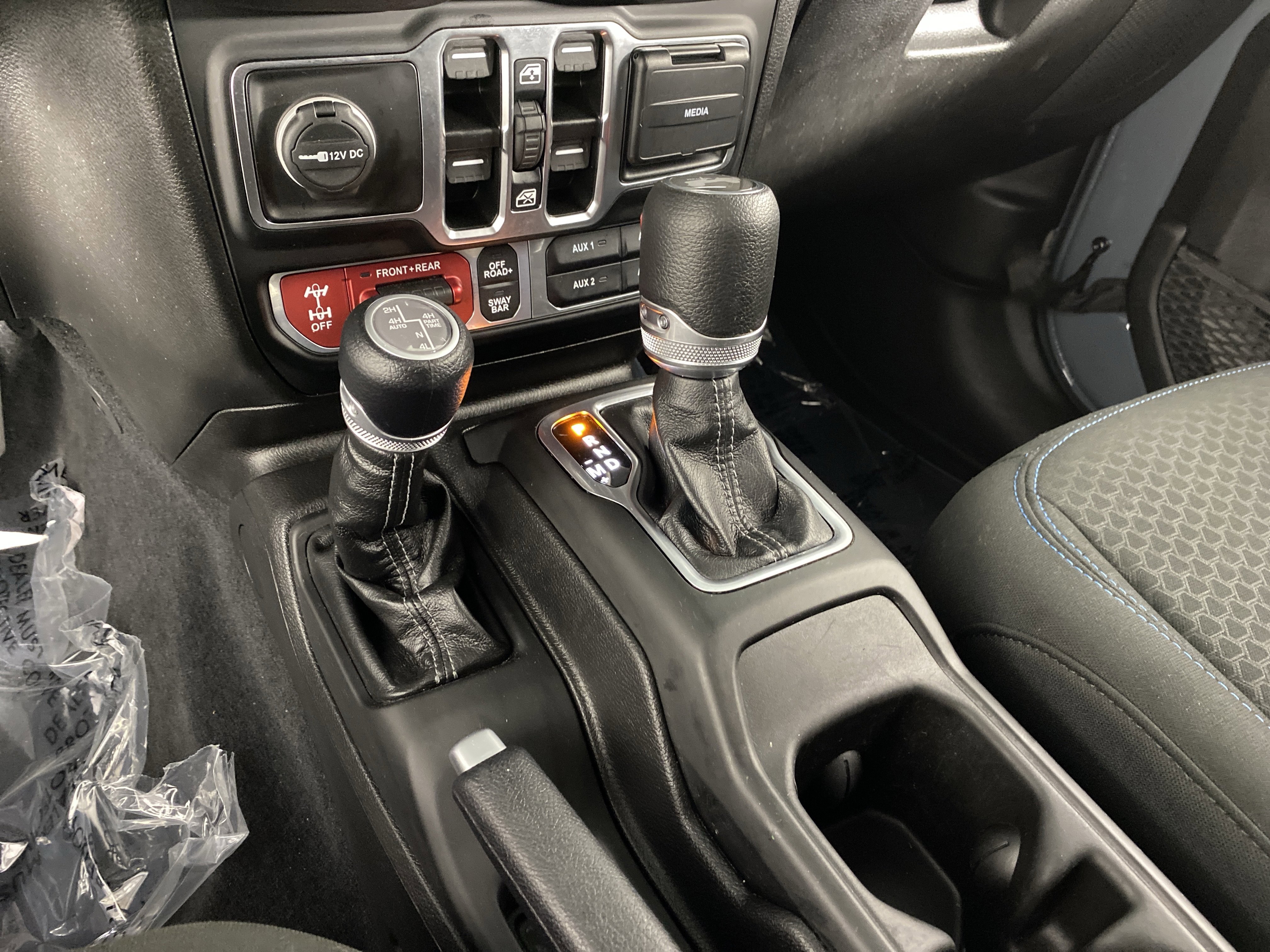 Used 2025 Jeep Wrangler Unlimited Rubicon 4xe AWD/4WD image 28