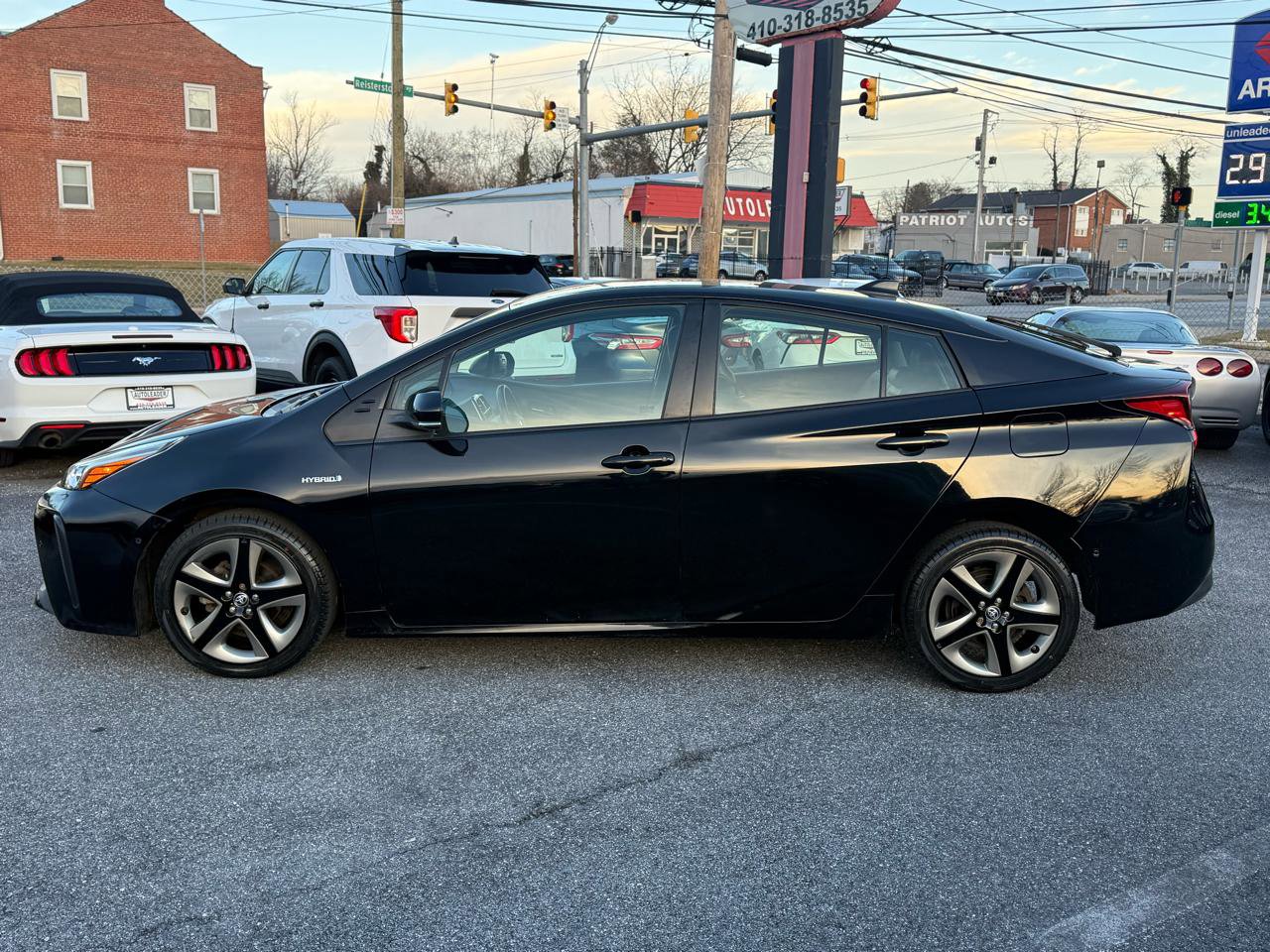 Used 2021 Toyota Prius XLE image 7