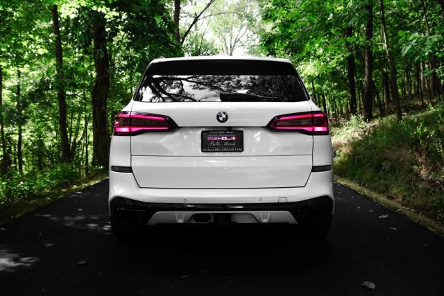 Used 2022 BMW X5 xDrive40i w/ M Sport Package AWD/4WD image 3