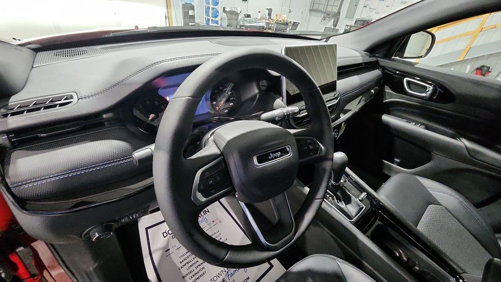 New 2026 Jeep Compass Latitude AWD/4WD image 10