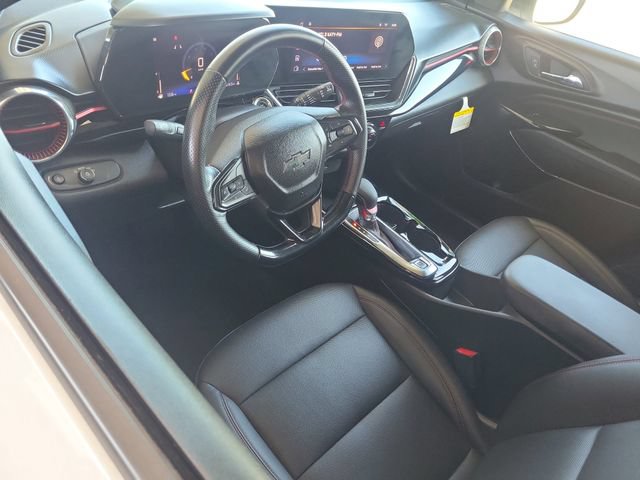 Used 2025 Chevrolet Trax RS FWD image 6