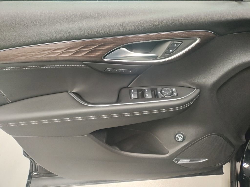 Used 2021 Buick Envision Avenir image 26