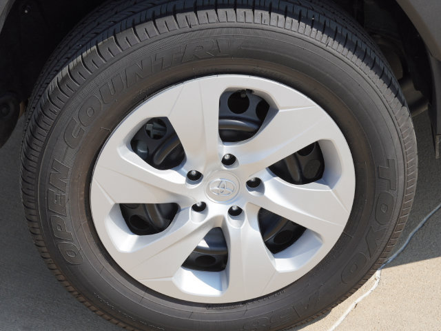 Used 2025 Toyota RAV4 LE AWD/4WD image 11