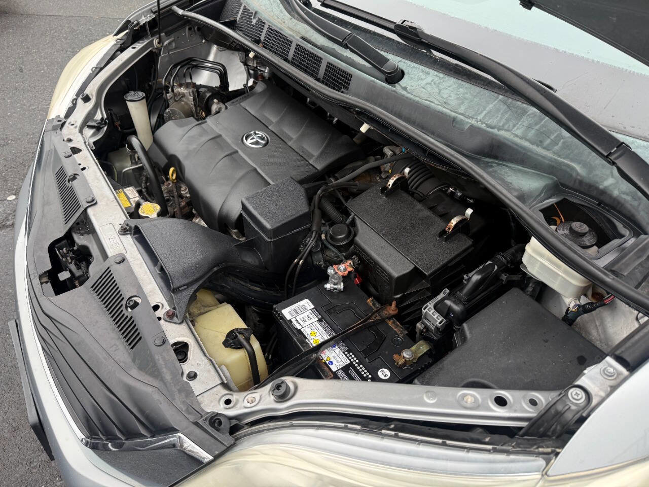 Used 2013 Toyota Sienna LE image 41