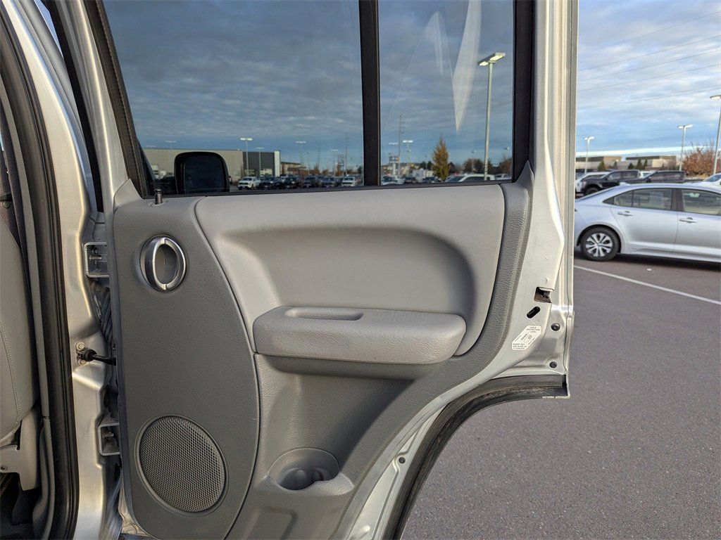 Used 2006 Jeep Liberty Limited image 34