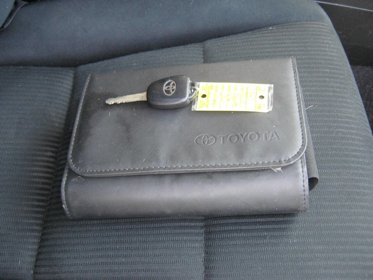 Used 2015 Toyota RAV4 LE image 14