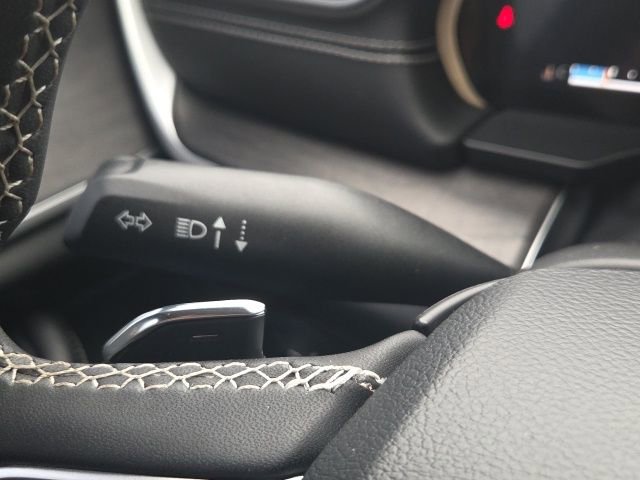 Used 2023 Jeep Grand Cherokee L Limited w/ Luxury Tech Group II image 44