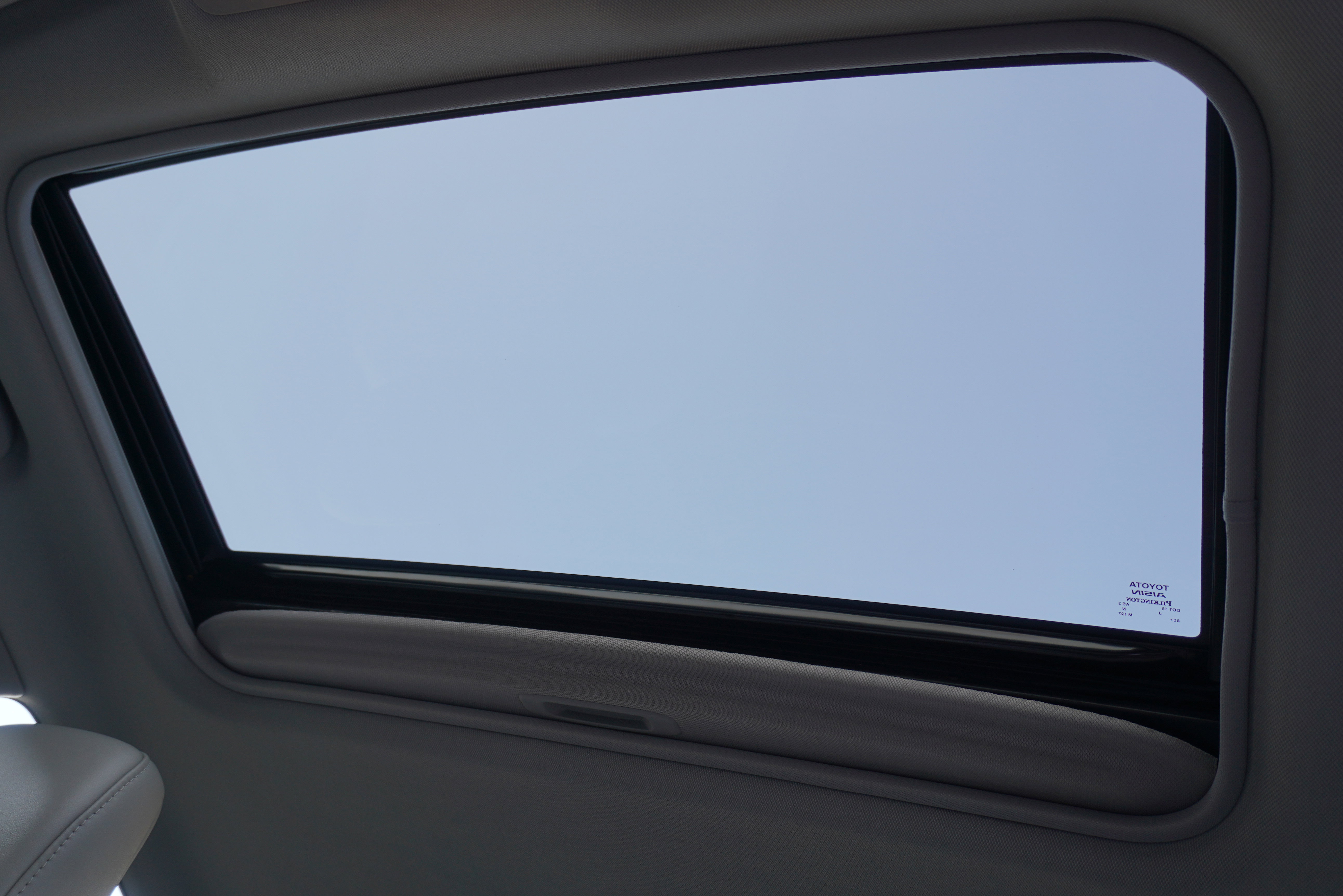 Used 2014 Toyota Camry XLE image 18